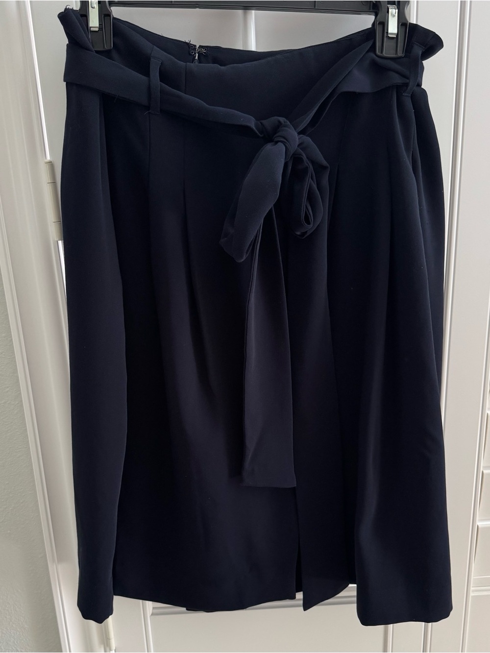 LOFT women’s size 6 dark navy blue wrap skirt knee length with waist tie classic